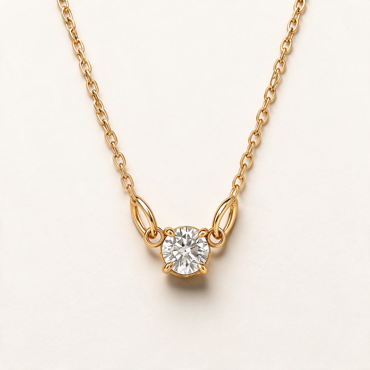 Collar de oro amarillo de 14 quilates con un diamante lab grown solitario