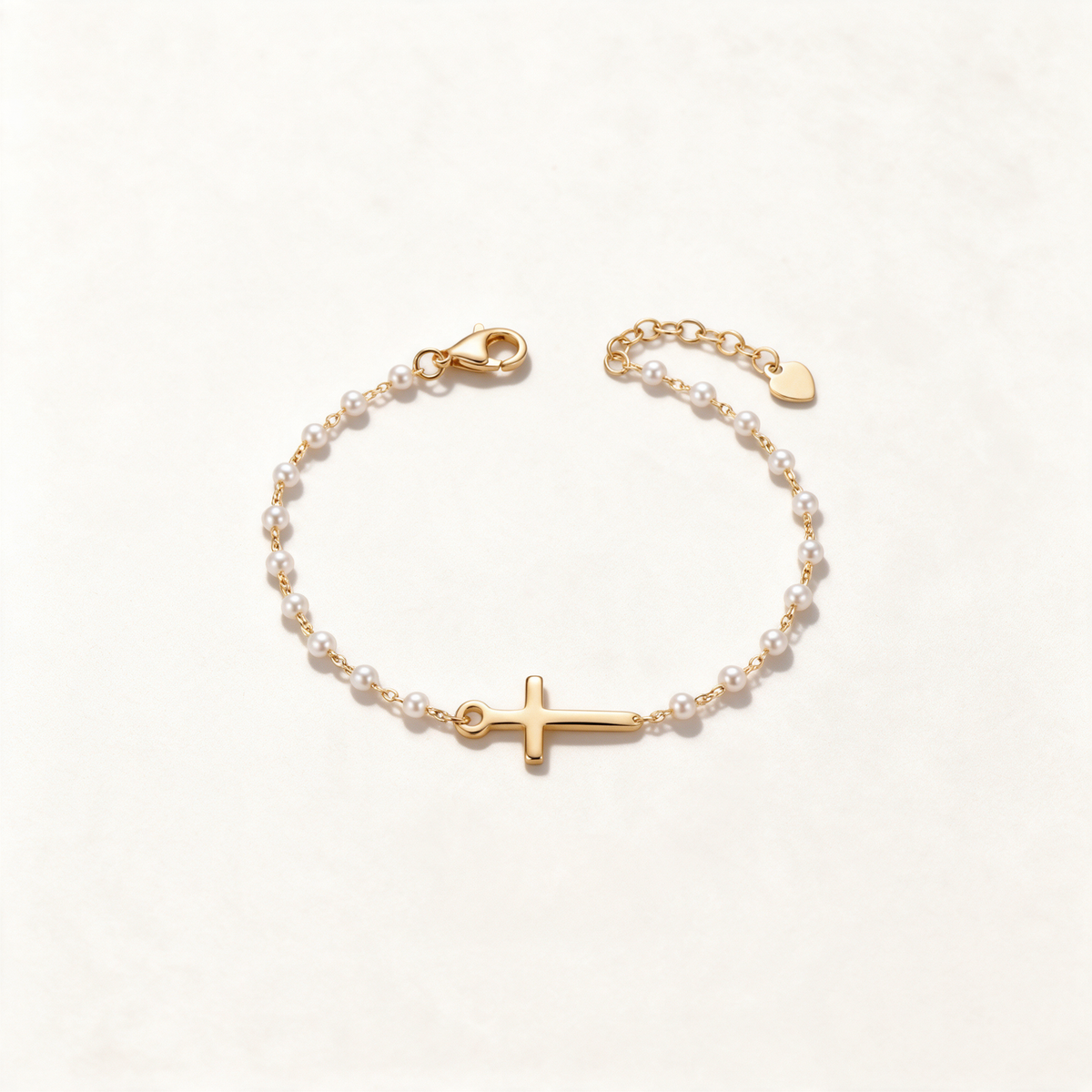 Tres pulsera en oro amarillo de 14 quilates, con eslabones y perlas de piedras preciosas